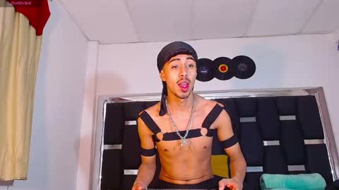 Snapshot of raydevil_ chatting on 02.19.25 Rayn online show from 02.19.25