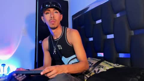 Snapshot of raydevil_ chatting on 09.30.25 Rayn online show from 09.30.25