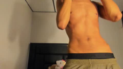 Snapshot of raydevil_ chatting on 10.15.25 Rayn online show from 10.15.25