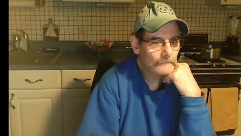 Snapshot of raylene4u2 chatting on 12.16.24 Ray online show from 12.16.24
