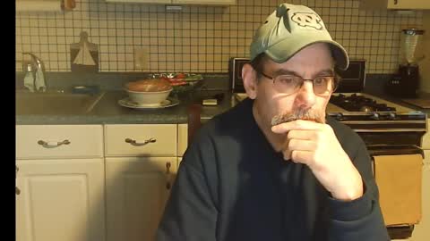 Snapshot of raylene4u2 chatting on 12.22.24 Ray online show from 12.22.24