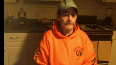 Snapshot of raylene4u2 chatting on 01.11.25 Ray online show from 01.11.25