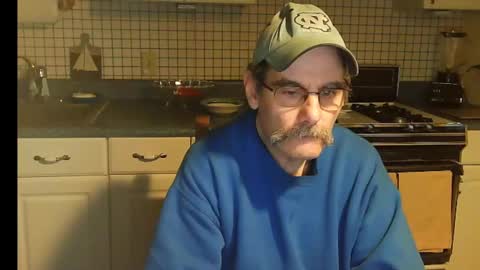 Snapshot of raylene4u2 chatting on 01.13.25 Ray online show from 01.13.25