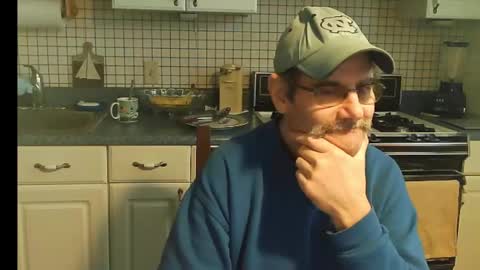 Snapshot of raylene4u2 chatting on 01.17.25 Ray online show from 01.17.25