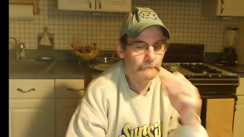 Snapshot of raylene4u2 chatting on 01.25.25 Ray online show from 01.25.25