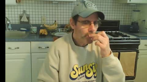 Snapshot of raylene4u2 chatting on 01.25.25 Ray online show from 01.25.25