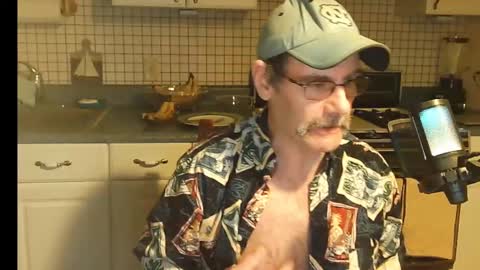Snapshot of raylene4u2 chatting on 01.27.25 Ray online show from 01.27.25