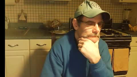 Snapshot of raylene4u2 chatting on 02.12.25 Ray online show from 02.12.25