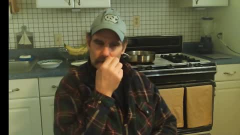 Snapshot of raylene4u2 chatting on 03.04.25 Ray online show from 03.04.25