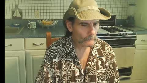 Snapshot of raylene4u2 chatting on 10.01.25 Ray online show from 10.01.25