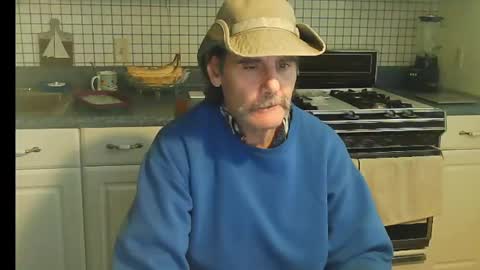 Snapshot of raylene4u2 chatting on 10.10.25 Ray online show from 10.10.25