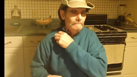 Snapshot of raylene4u2 chatting on 10.13.25 Ray online show from 10.13.25