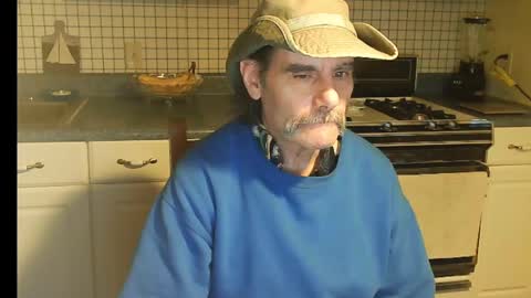 Snapshot of raylene4u2 chatting on 10.15.25 Ray online show from 10.15.25