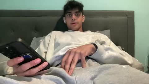 Snapshot of raymondg8596 chatting on 02.04.25 raymondg8596 online show from 02.04.25