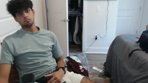 Snapshot of raymondg8596 chatting on 09.16.25 raymondg8596 online show from 09.16.25