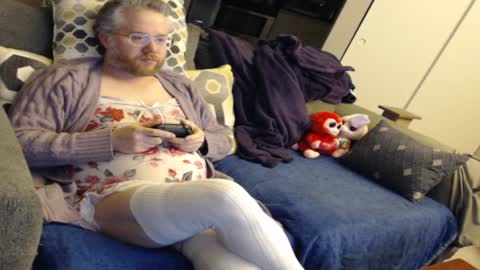 Snapshot of raymondsun chatting on 12.25.24 Sunshine Ray online show from 12.25.24