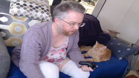 Snapshot of raymondsun chatting on 12.25.24 Sunshine Ray online show from 12.25.24