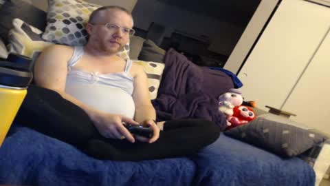 Snapshot of raymondsun chatting on 01.19.25 Sunshine Ray online show from 01.19.25