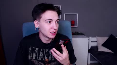 Snapshot of raytaylorr chatting on 02.14.26 Ray online show from 02.14.26