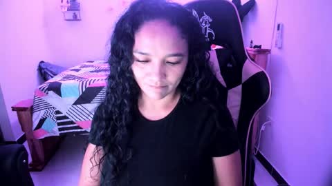 Snapshot of rayza_mature_ chatting on 11.11.25 Danna online show from 11.11.25