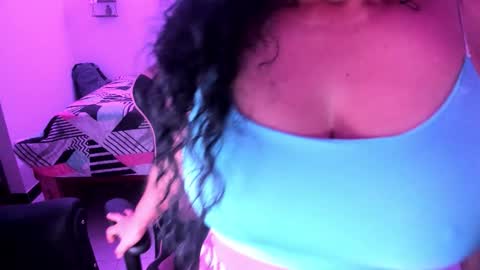 Snapshot of rayza_mature_ chatting on 11.13.25 Danna online show from 11.13.25