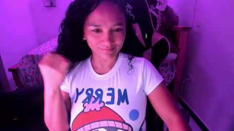 Snapshot of rayza_mature_ chatting on 11.19.25 Danna online show from 11.19.25