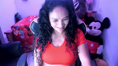 Snapshot of rayza_mature_ chatting on 12.01.25 Danna online show from 12.01.25