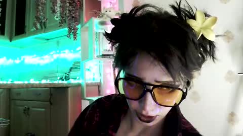 Snapshot of raziel_haze chatting on 11.09.25 Yrriel Strife Candy-Demon Caveboy mr. Cringe online show from 11.09.25