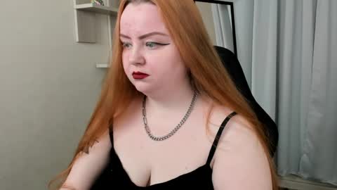 Snapshot of razoom_emma chatting on 06.04.26 Emma Razumovskaya online show from 06.04.26