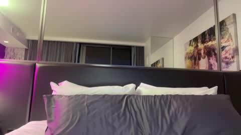 Jade  online show from 12.16.24