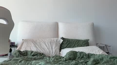 Jade  online show from 09.09.25