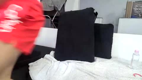 Snapshot of reallyman7 chatting on 02.05.25 Ask me online show from 02.05.25