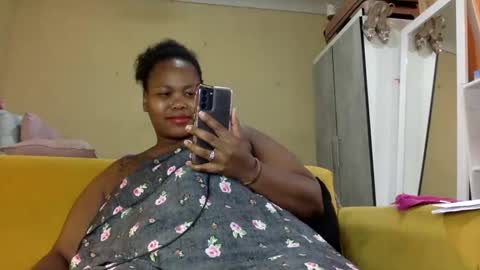Snapshot of realsweetheart chatting on 12.07.24 REAL1SWEETHEART online show from 12.07.24