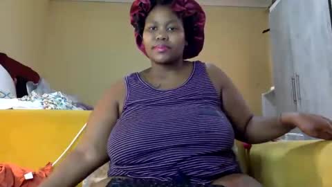 Snapshot of realsweetheart chatting on 01.24.25 REAL1SWEETHEART online show from 01.24.25