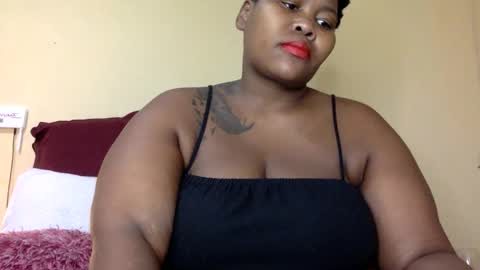 Snapshot of realsweetheart chatting on 01.26.25 REAL1SWEETHEART online show from 01.26.25