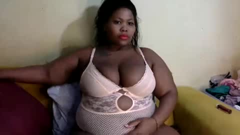 Snapshot of realsweetheart chatting on 02.12.25 REAL1SWEETHEART online show from 02.12.25
