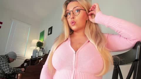 Maria  Realto online show from 12.21.25