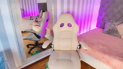 I invite you to my birthday on November 3th  online show from 01.12.25