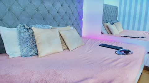 I invite you to my birthday on November 3th  online show from 01.18.25