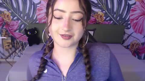 Snapshot of rebeca_dreams chatting on 07.23.26 Rebeca dreams online show from 07.23.26