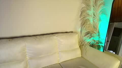 Rebeca Williams online show from 02.04.25