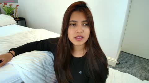 Snapshot of rebeca_williams_ chatting on 05.05.26 Rebeca Williams online show from 05.05.26