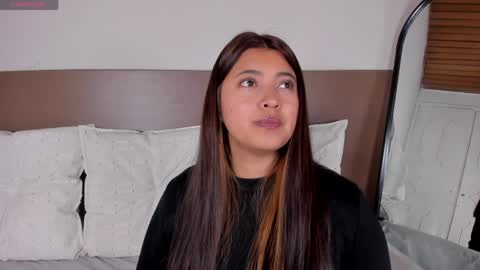 Snapshot of rebeca_williams_ chatting on 06.05.26 Rebeca Williams online show from 06.05.26