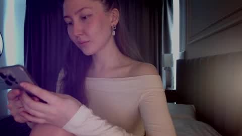 Snapshot of rebecca_demure18 chatting on 04.27.26 Lets talk here 33. online show from 04.27.26