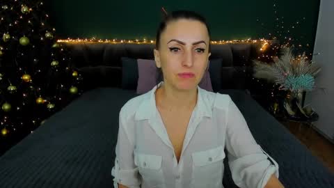 Snapshot of rebecca_diamonds chatting on 01.05.25 rebecca_diamonds online show from 01.05.25