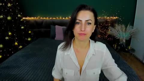 Snapshot of rebecca_diamonds chatting on 01.09.25 rebecca_diamonds online show from 01.09.25