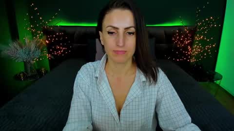 Snapshot of rebecca_diamonds chatting on 01.27.25 rebecca_diamonds online show from 01.27.25