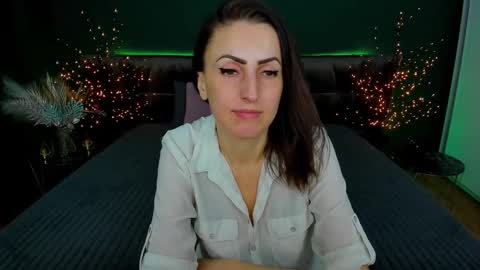 Snapshot of rebecca_diamonds chatting on 02.03.25 rebecca_diamonds online show from 02.03.25
