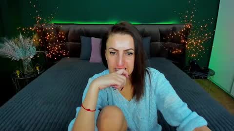 Snapshot of rebecca_diamonds chatting on 02.11.25 rebecca_diamonds online show from 02.11.25