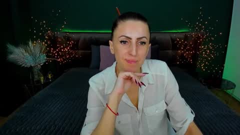 Snapshot of rebecca_diamonds chatting on 02.17.25 rebecca_diamonds online show from 02.17.25